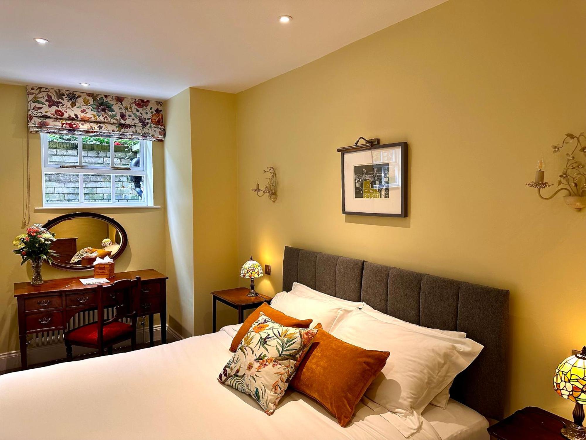23 St Mary's Bed & Breakfast 4*